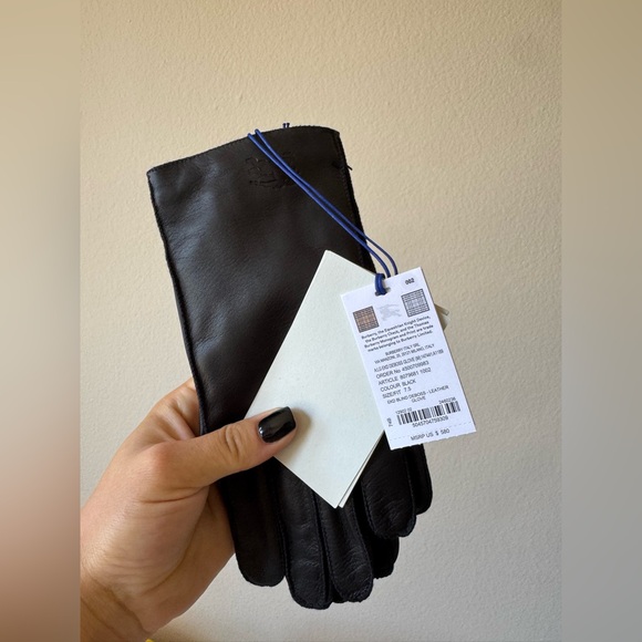 Burberry Elegant Black Leather Gloves 7.5 size - Picture 1 of 1